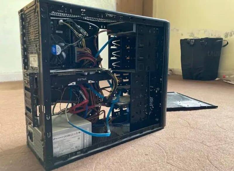Gaming PC complete system unit 9