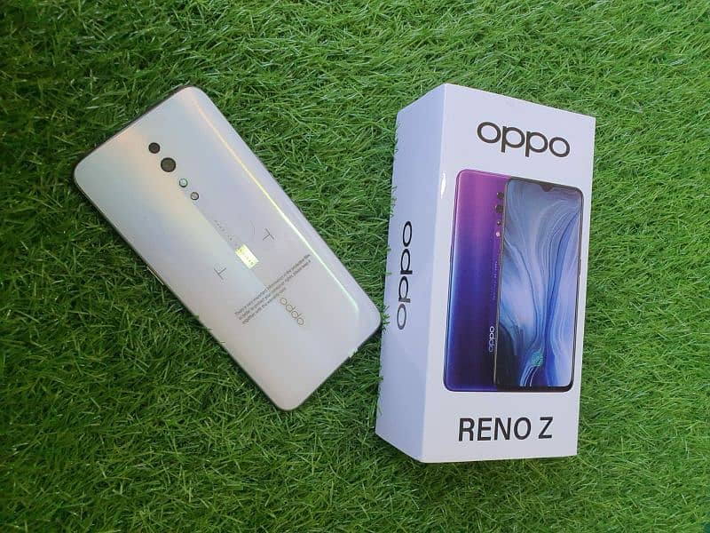 OPPO reno z 8/256Gb dual sim display Fingerprint 4000 mah 10/10 4