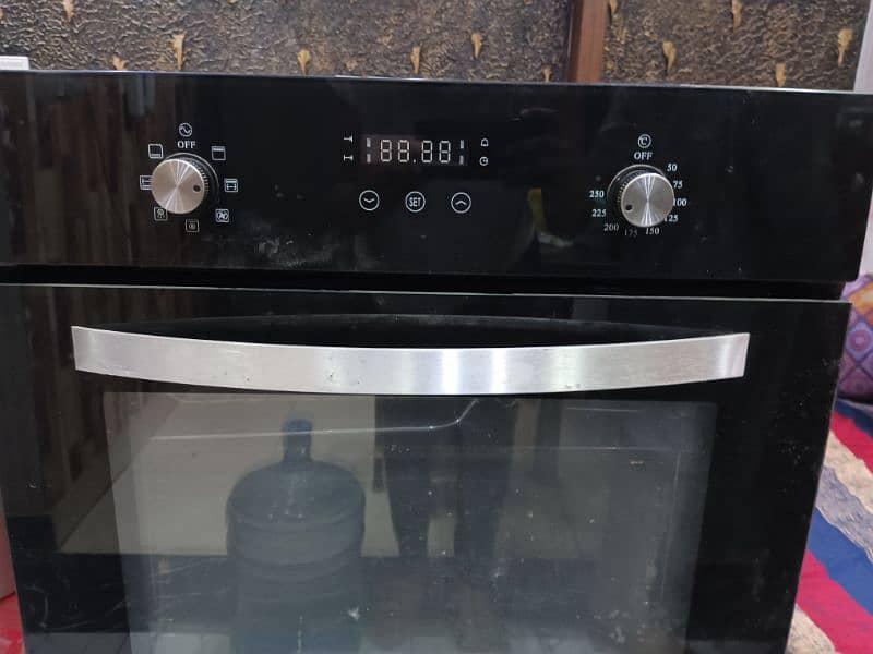 Built in Oven (electric, gas) 1