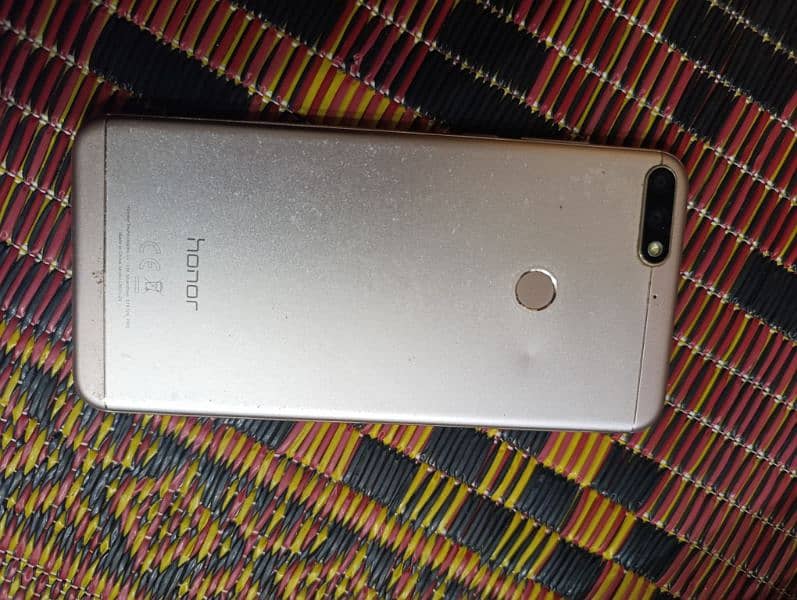 Honor 7C 1