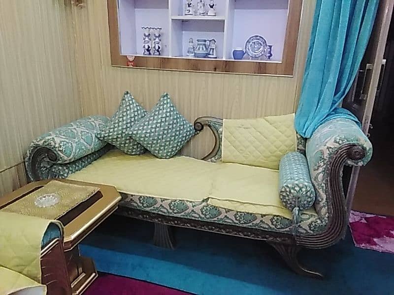 6 Seater sofa with deewan & table set 4