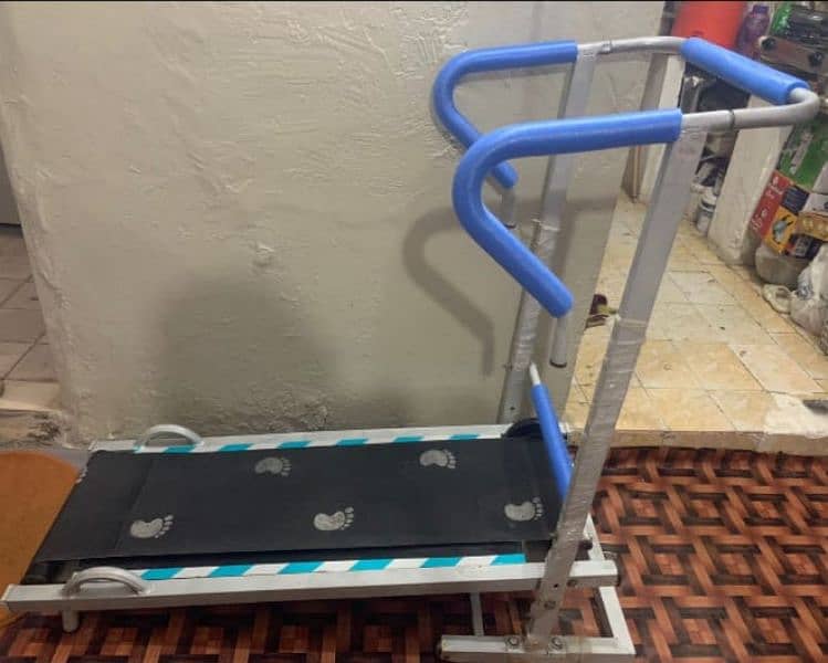 Treadmill (Almost New) 1