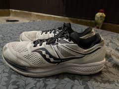 saucony omni 19 size 10/10.5