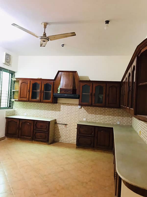 Kanal house for Rent in Valencia Town Lahore 0
