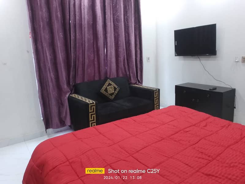 Perday Short time Furnished Flat For Rent on Daily And weekly monthly basis in Bahria Town Lahore 1