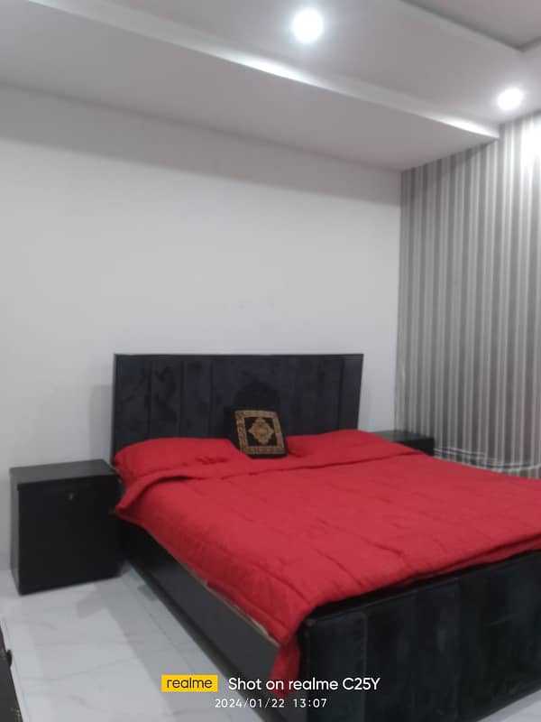 Perday Short time Furnished Flat For Rent on Daily And weekly monthly basis in Bahria Town Lahore 3