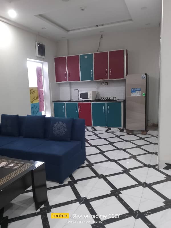 Perday Short time Furnished Flat For Rent on Daily And weekly monthly basis in Bahria Town Lahore 4