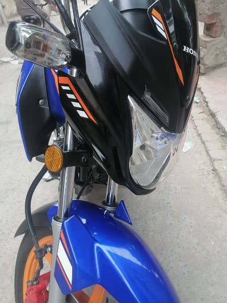 I am selling my Honda cb 150f lush condition 11