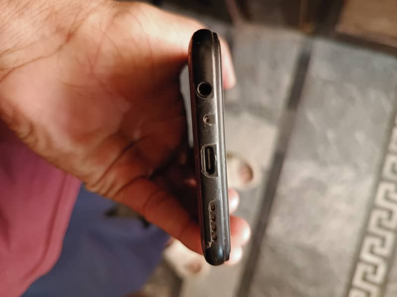 Realme 6 pro 8/128 for sale. 5