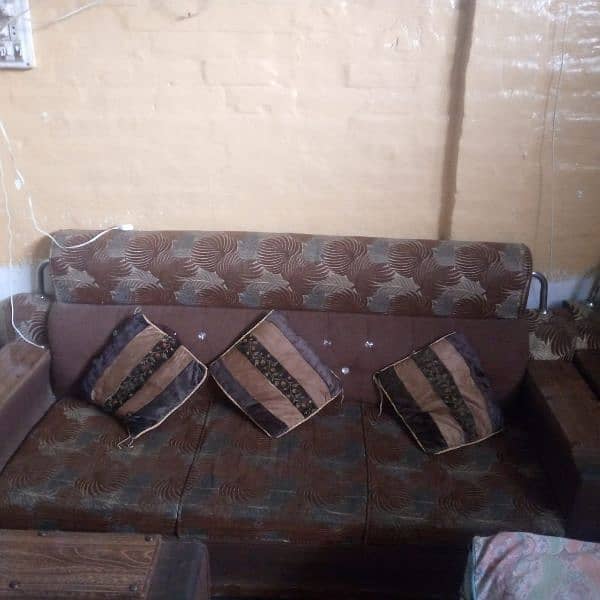 sofa set for urgent sale 0