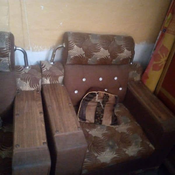 sofa set for urgent sale 1