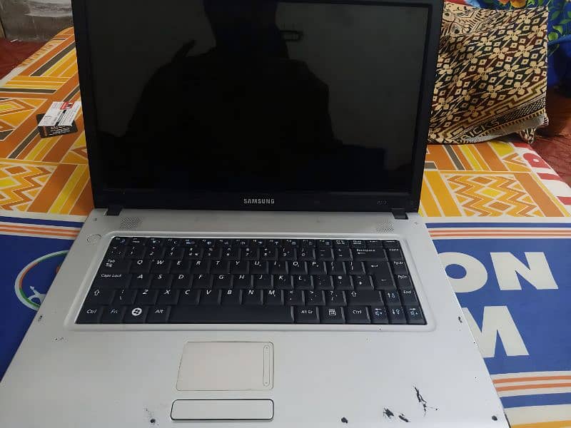 Samsung R-519  Laptop is for sale on cheap price 0
