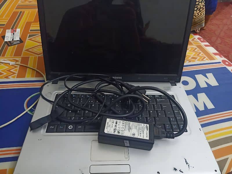 Samsung R-519  Laptop is for sale on cheap price 2
