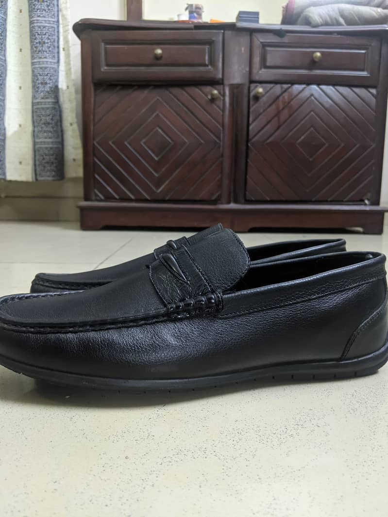 100% genuine leather loffers/shoes 1