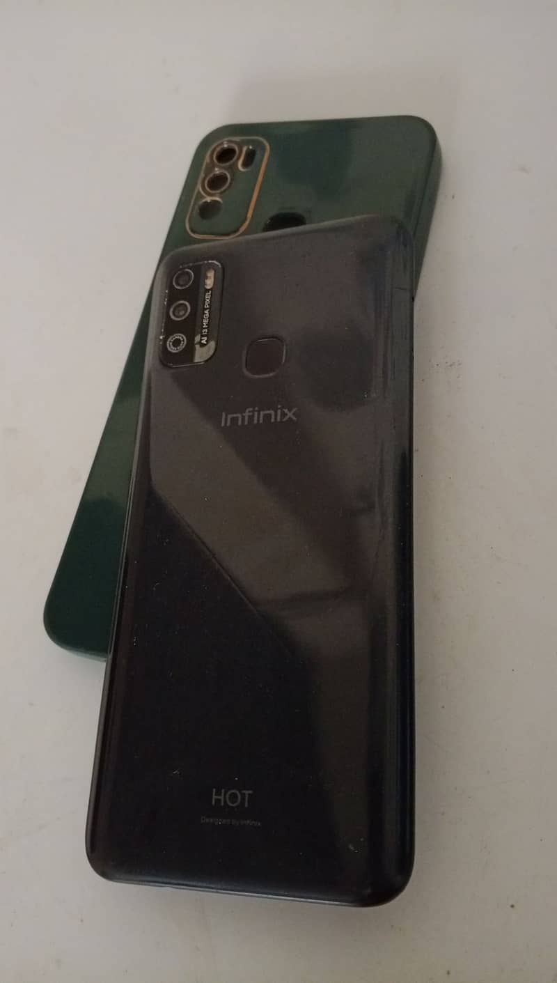 Infinix Hot 9 Play.   Dual card and mobile network, RAM 4.00 GB 3