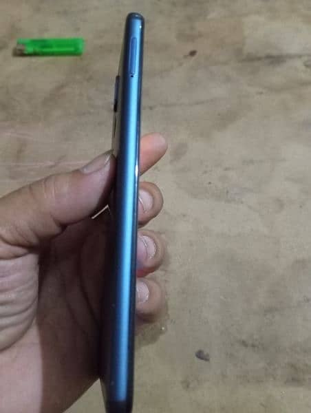 Huawei mate 10. . blue  . 4 ram 64 room. . good condition 5