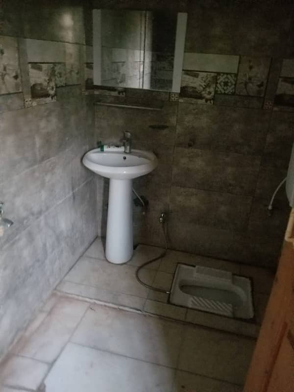 HOUSE AVAILABLE FOR RENT IN BANIGALA 7