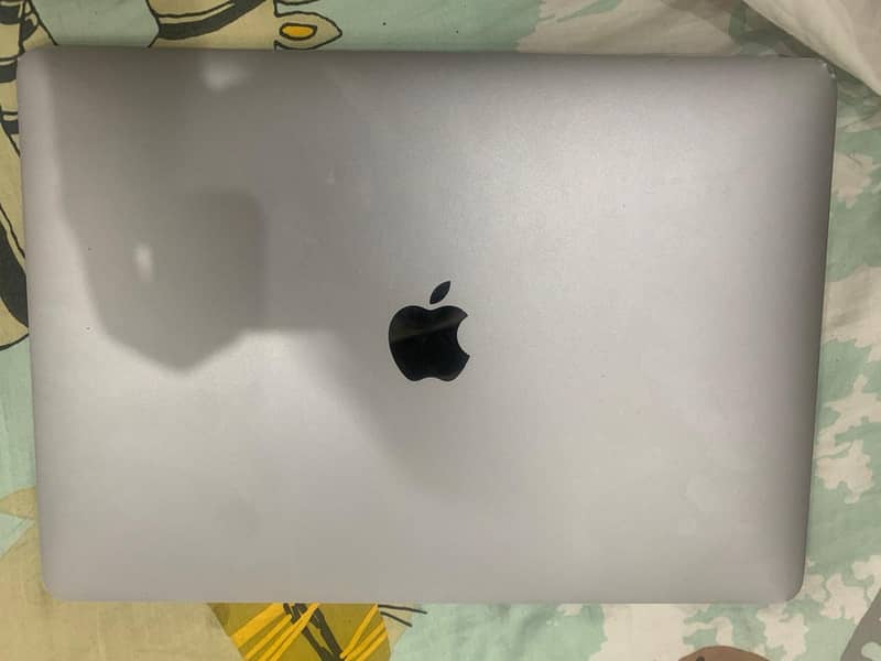 Macbook air 2019 8gb 25gb core i5 13 inch 0