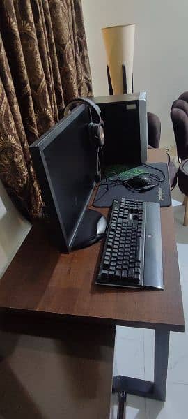 Computer Table for Sale! 0