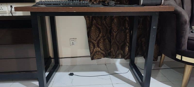 Computer Table for Sale! 3