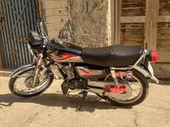 Honda 125 black