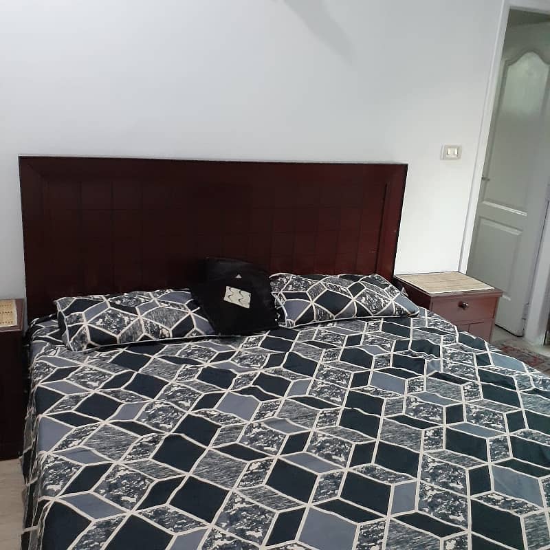 One Bed Room Fully Furnished with Car Parking Hot Location in CC Block Phase 4 DHA Lahore 5