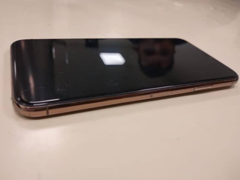 I phone 11 pro max 64 gb non pta 2