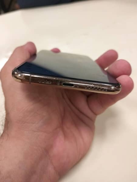 I phone 11 pro max 64 gb non pta 4