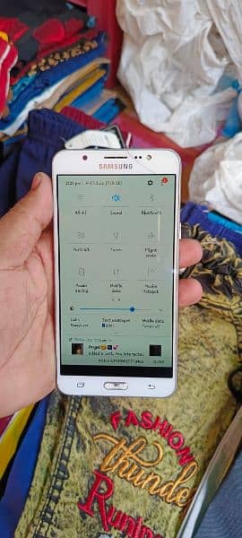 Samsung J7 10 4