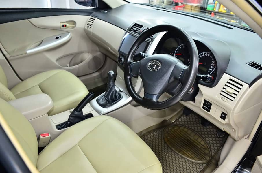 Toyota Corolla GLI 2013 9