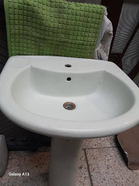wash basin with stand 3