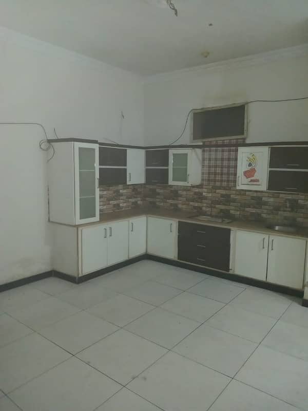 800 SQ FT APARTMENT IS AVAILABLE FOR RENT 1