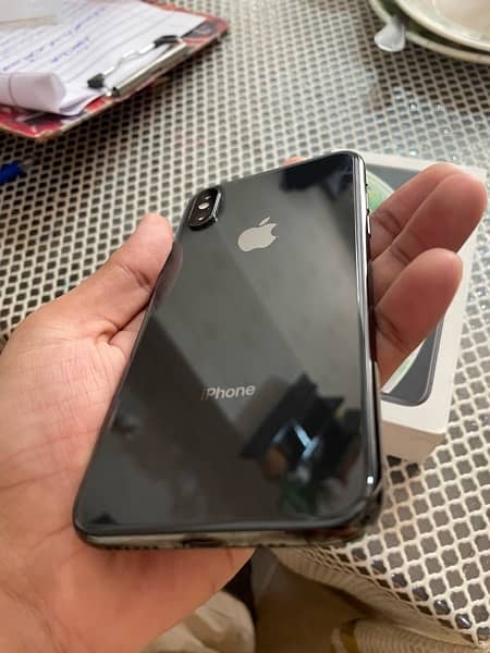 Iphone Xs 256gb pta approved with box charger full ok phone 3