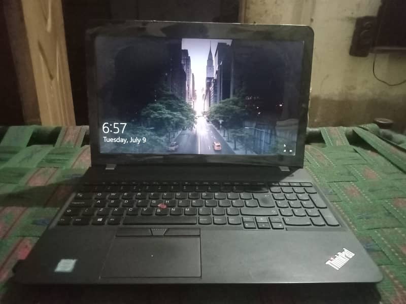 LAPTOP LENOVO 20EV000HUE 2