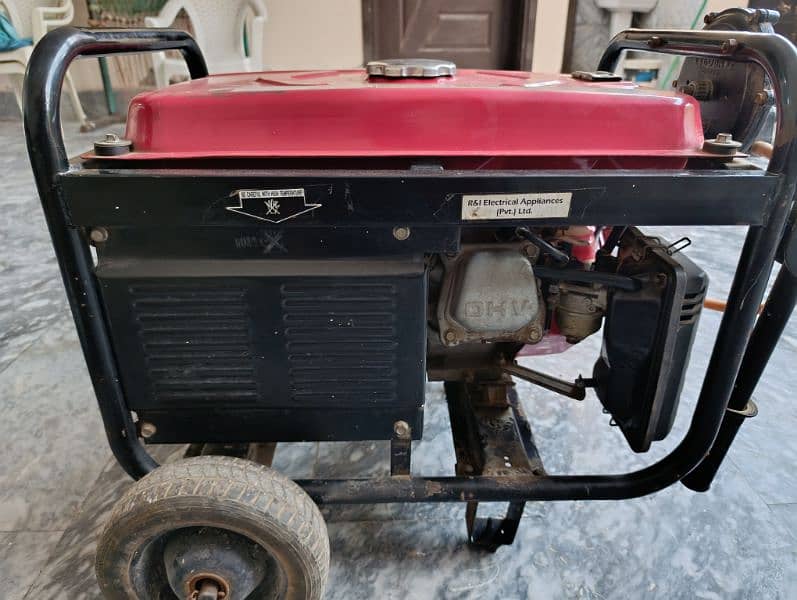 Excellent Condition Self Start 2500 Watts Generator for sale 3