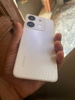 infinix smart 7      4+3gb 64gb with box charger
