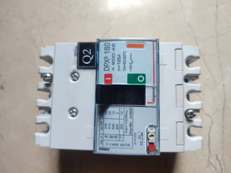 125A 3 pole circuit breaker 0