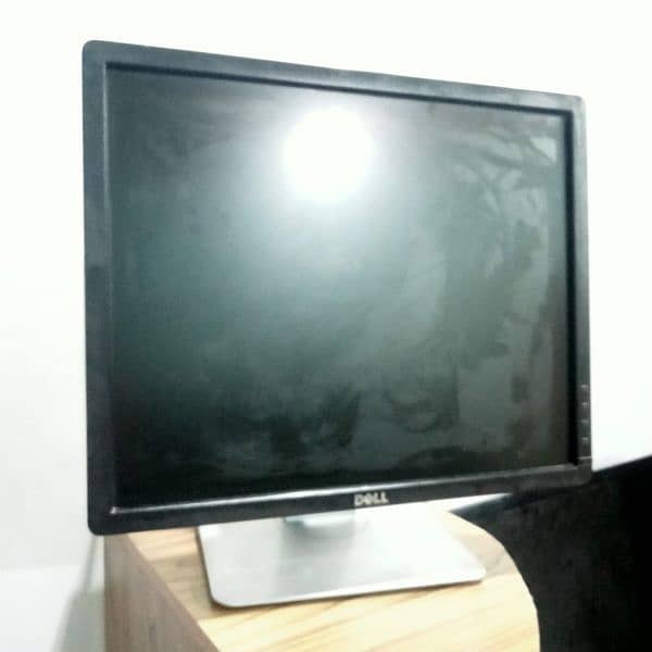19" LED in 5200/- urgent sale 1