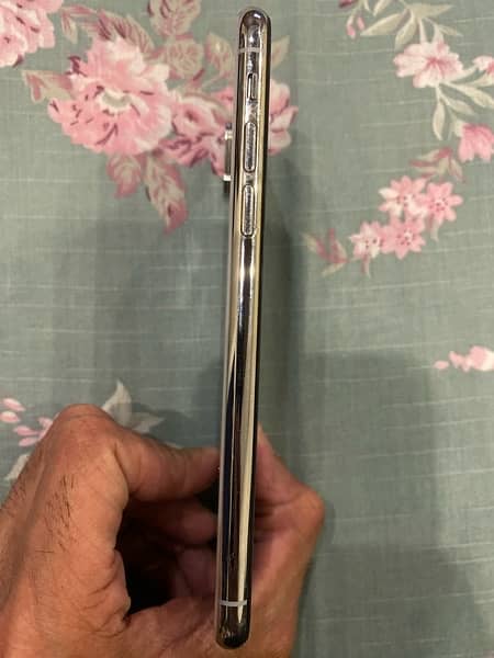 Iphone X - 64 GB ( PTA Approved ] 3