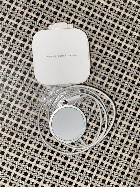 MagSafe Wireless Charger Original By Apple Company 3