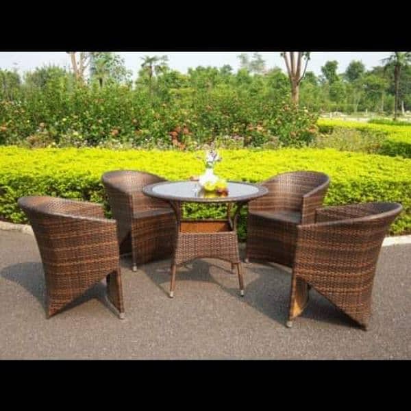 4 chairs 1 table with cousion glass / Chair / Table 1