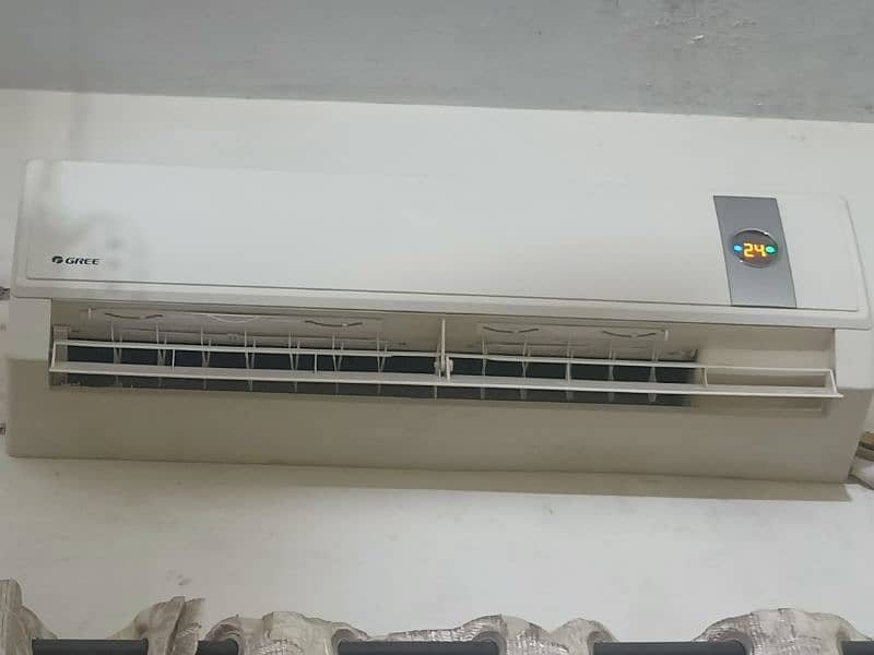 Gree 1.5 ton non inverter split ac 0