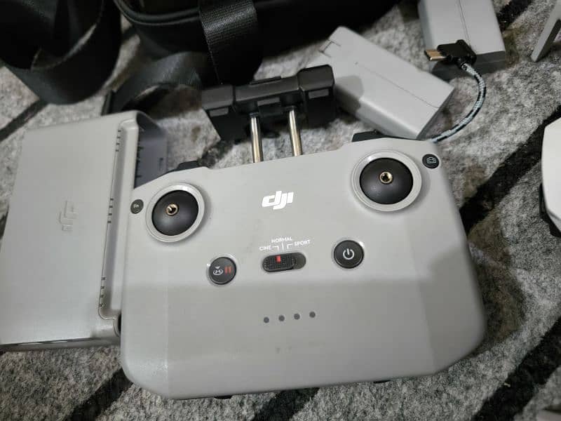 selling DJI mini 2 drone combo 10