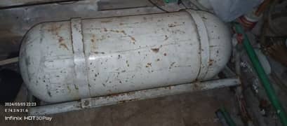 LPG Cylinder in good condition.