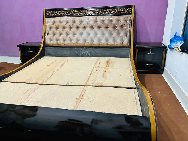 king size bed, two side tables and dressing table 1