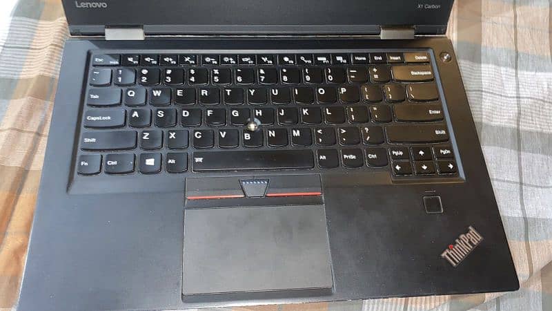 Lenovo X1 Carbon i7 6th Gen scratch less condition 0