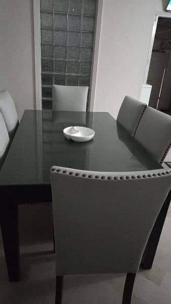 dinning table/table /chairs 1