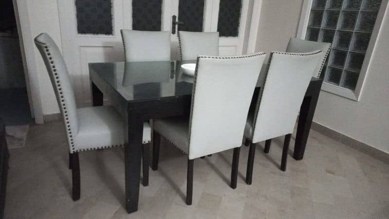 dinning table/table /chairs 3