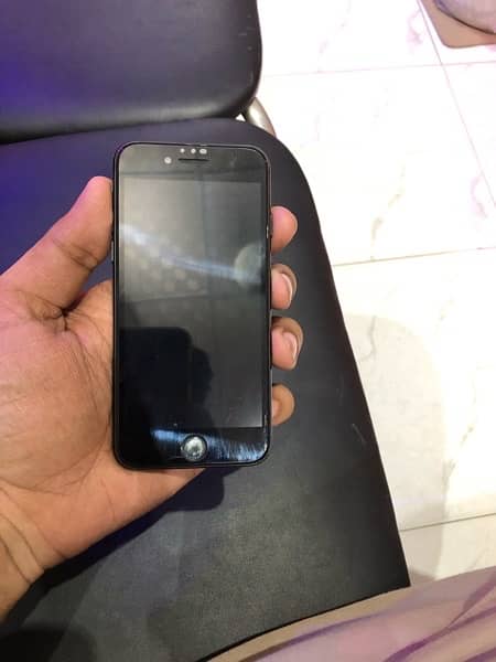 IPhone 7 bilkul new Jasi condition hai no repair 4