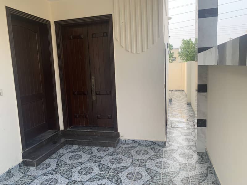 5 MARLA MOST BEAUTIFULLY CONSTRUCTED HOUSE IN ENTIRE DHA RAHBAR IS AVAILABLE FOR SALE 1